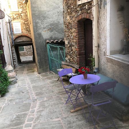 Logement Neuf Centre Du Village Aux Pieds Du Chateau Grimaud Zewnętrze zdjęcie