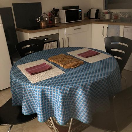 Logement Neuf Centre Du Village Aux Pieds Du Chateau Grimaud Zewnętrze zdjęcie
